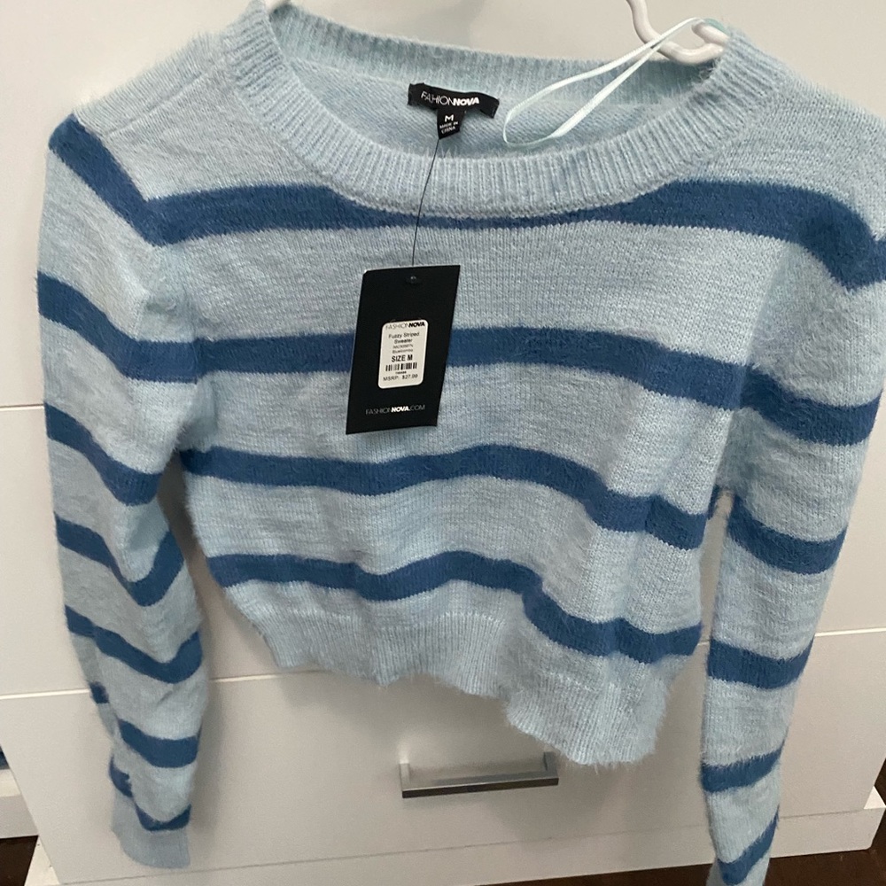 Fashion Nova crop fuzzy sweater Medium
